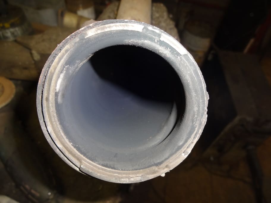 Приемная труба глушителя с закоксовавшимся кольцом внутри