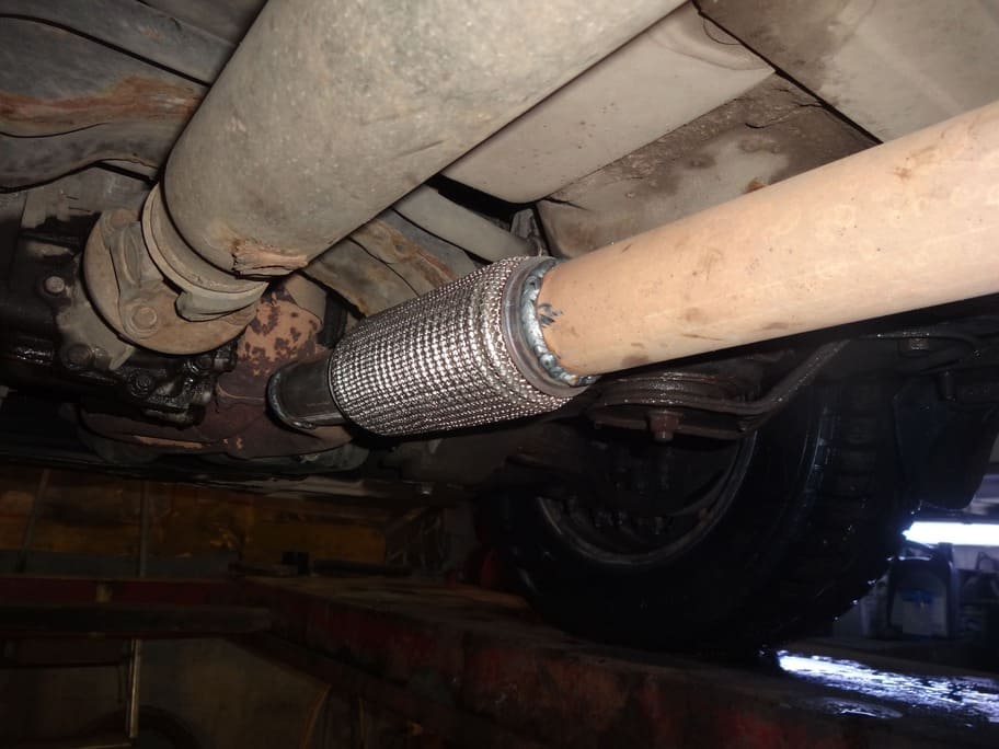 Новая установленная гофра Interlock на Hyundai Tucson сварка