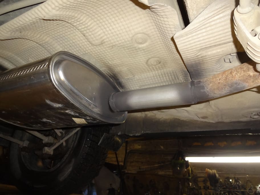 Вид нового глушителя спереди.