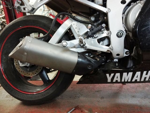 Yamaha R6. Готовый установленный глушитель